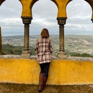 Zip up cloak, size small/medium.